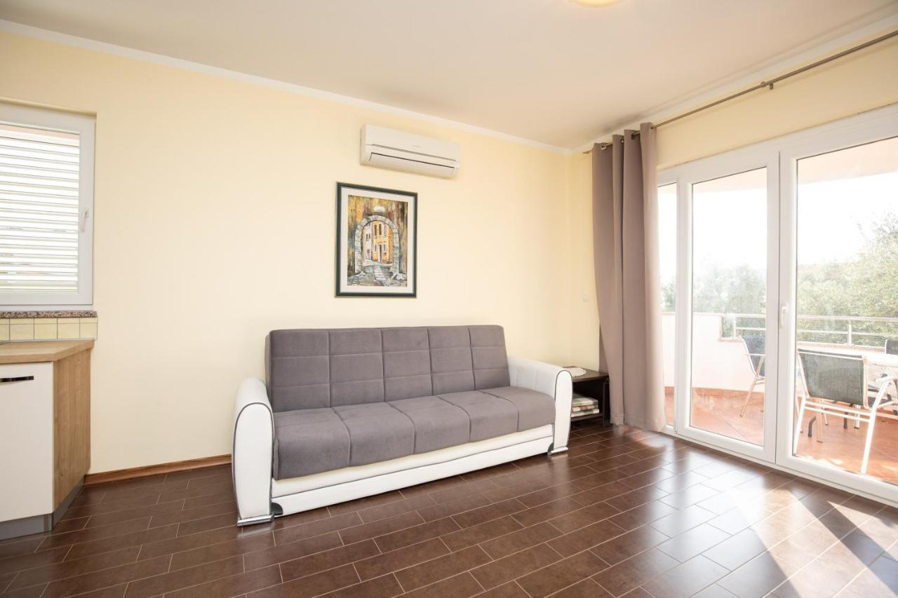 Apartments Bella Vista Krk Town Exterior foto